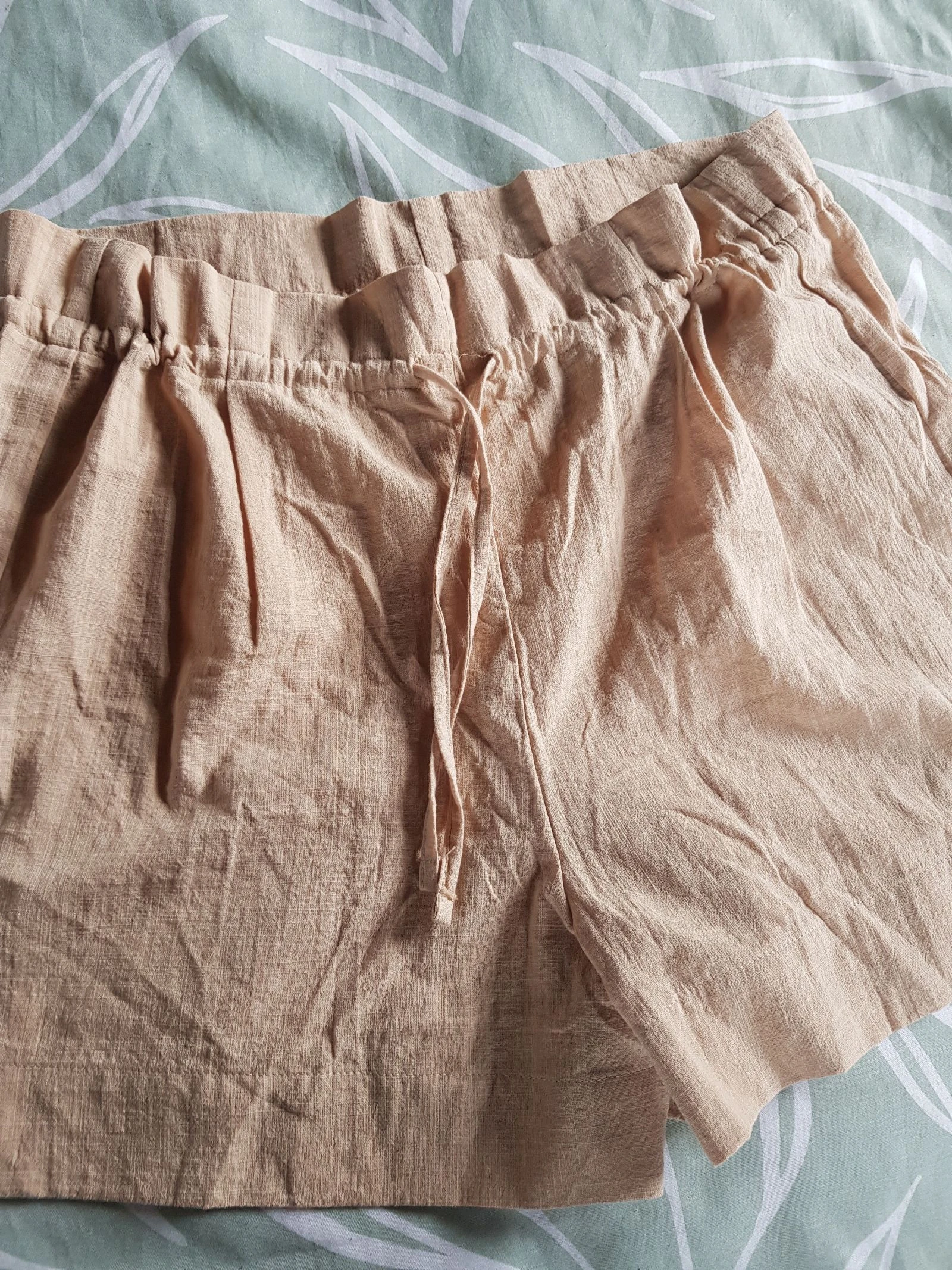 Short beige ligeros algodón